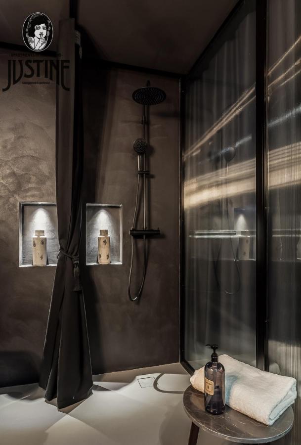 Suite Shibari By Justine Apartments Sobria Elegante Y Pecaminosa Apartamento Turistico En Madrid Rio エクステリア 写真