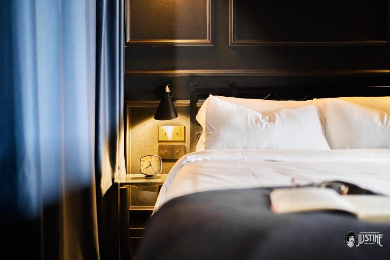 Suite Shibari By Justine Apartments Sobria Elegante Y Pecaminosa Apartamento Turistico En Madrid Rio エクステリア 写真