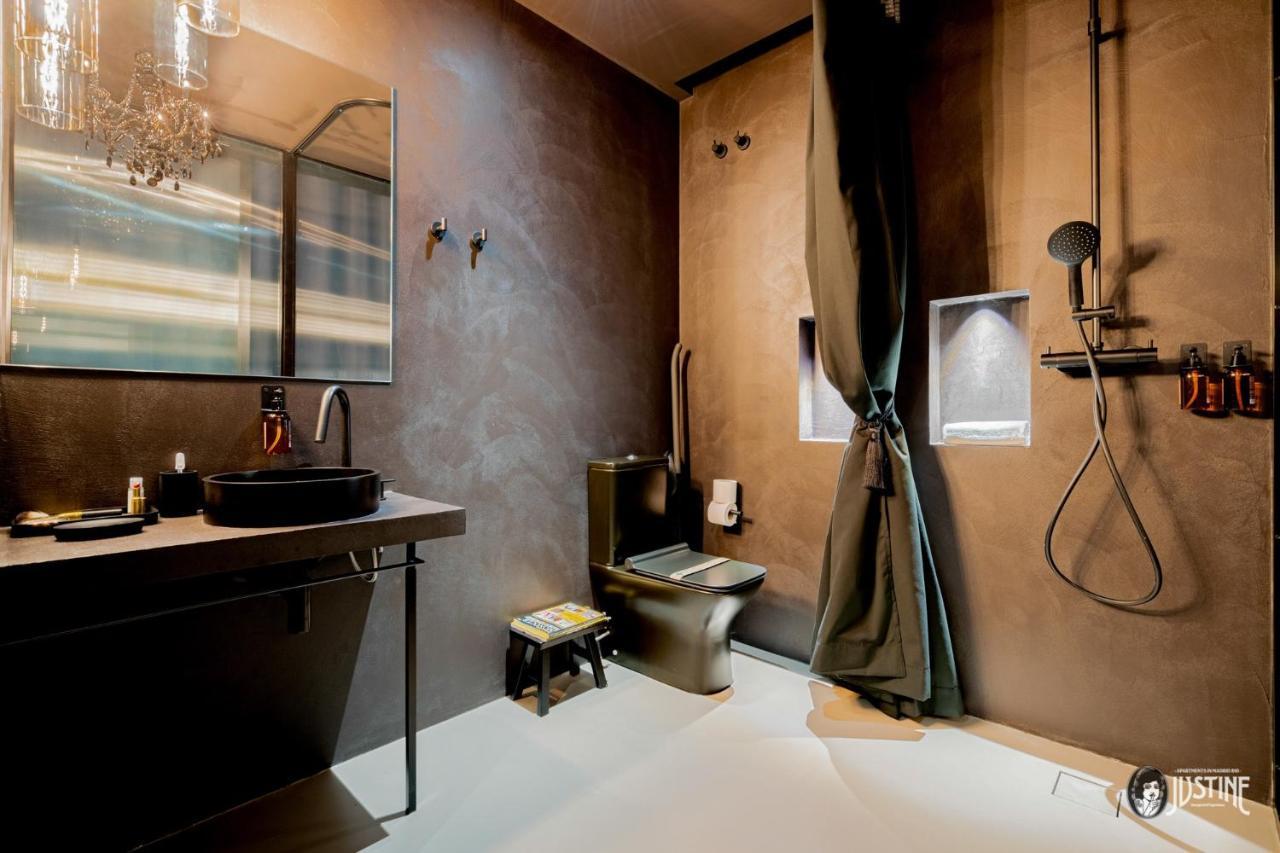 Suite Shibari By Justine Apartments Sobria Elegante Y Pecaminosa Apartamento Turistico En Madrid Rio エクステリア 写真